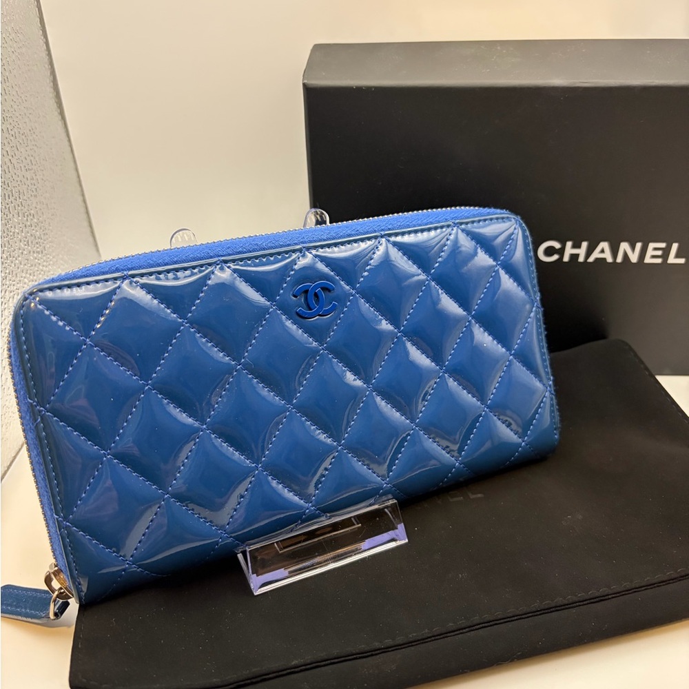 CHANEL Blue Classic Quilted Patent Full Zip Wallet